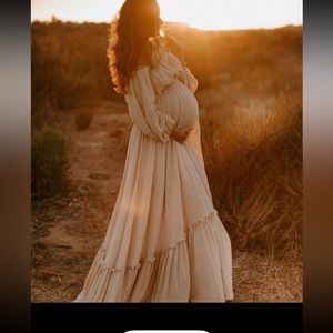 NEVER WORN, BRAND NEW MATERNITY DRESS!